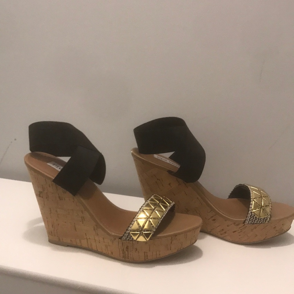 Steve Madden Roperr Wedges in black